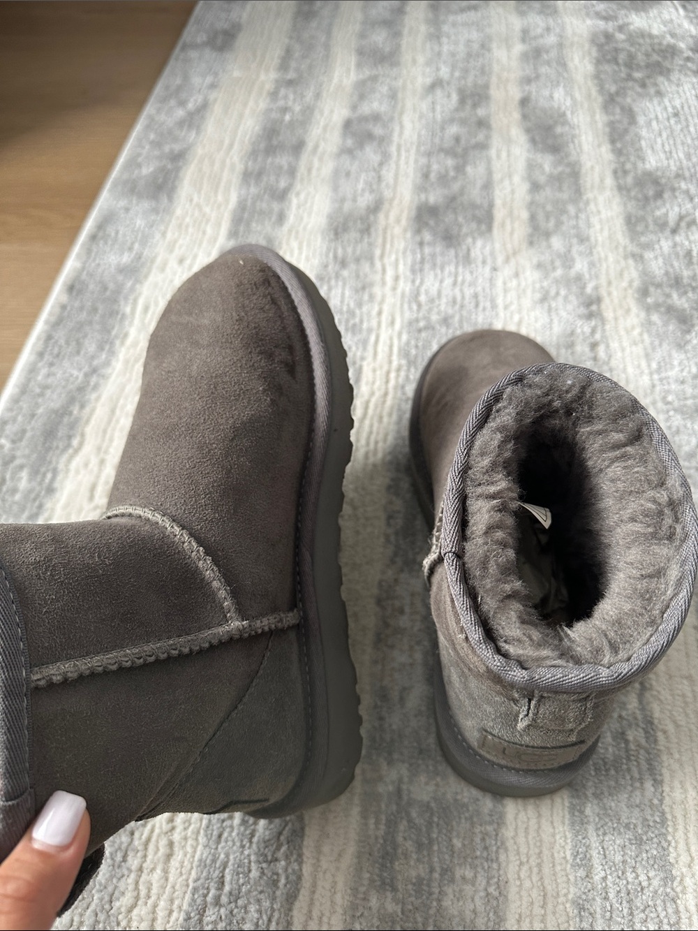 UGG - Picture 7 of 12